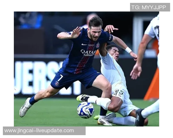 国王杯精彩对决巴黎圣日耳曼大胜曼城乌龙球成焦点瞬间