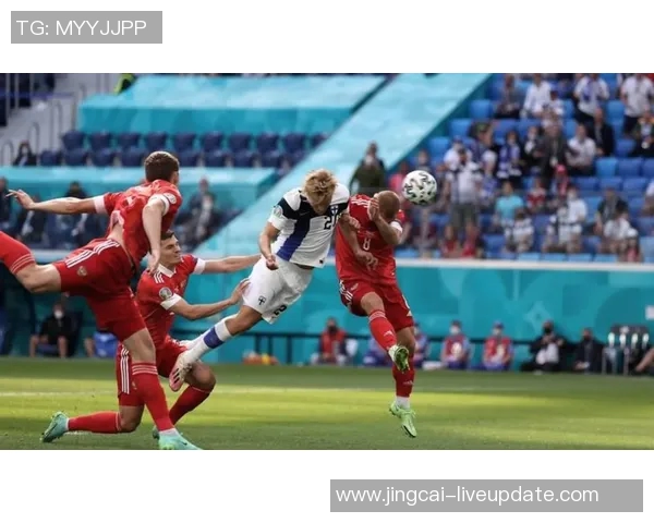 意甲激战：里昂大胜曼联红牌事件引发全场热议