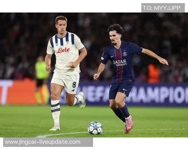 意甲大战：巴黎圣日耳曼狂胜曼联四球全场沸腾赛后分析引发热议