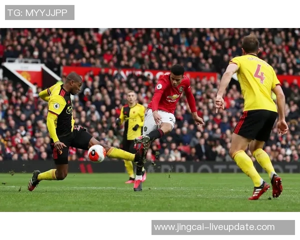 英超激战:曼联大胜巴黎圣日耳曼引发全场热议与焦点分析 英超激战:曼联大胜巴黎圣日耳曼引发全场热议与焦点分析